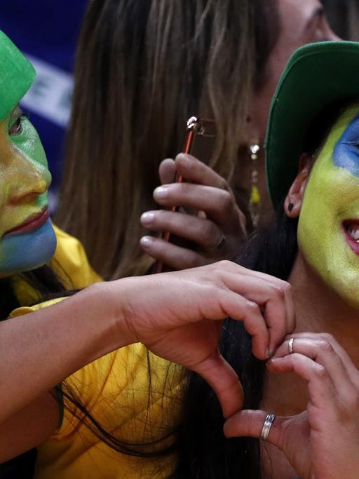 Brasilianische Fans beim Volleyball-Turnier der Olympischen Spiele in Rio de Janeiro