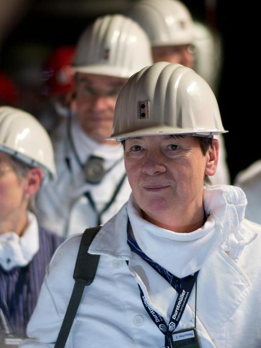 Bundesumweltministerin Barbara Hendricks besucht am 04.03.2014 das ehemalige Salzbergwerk Asse, in dem zehntausende Fässer mit Atommüll lagern