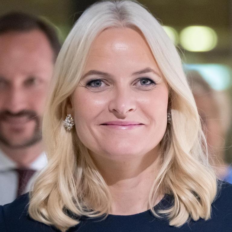 Kronprinzessin Mette-Marit und Haakon, Kronprinz von Norwegen, besuchen auf der Frankfurter Buchmesse den Gastlandpavillon Norwegens. Norwegen ist in diesem Jahr Gastland der Buchmesse.