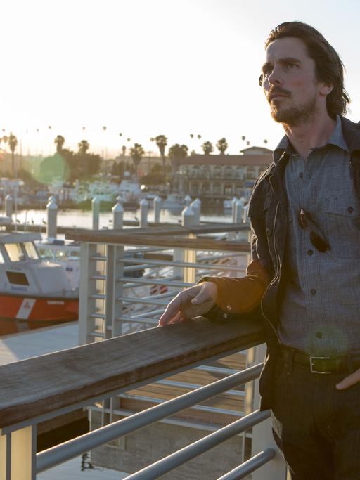 Christian Bale als Rick in einer Szene des Films "Knight of Cups" von Terrence Malick