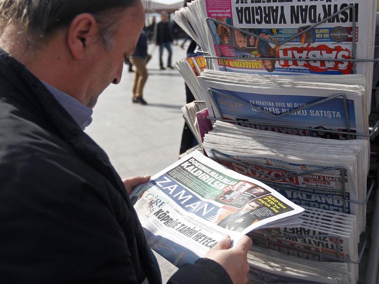 Die erste Ausgabe der jetzt staatlich kontrollierten türkischen Zeitung "Zaman"