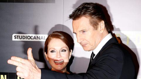 Die Schauspielerin Julianne Moore und Hauptdarsteller Liam Neeson bei der Premiere ihres Films "Non-Stop" in Paris