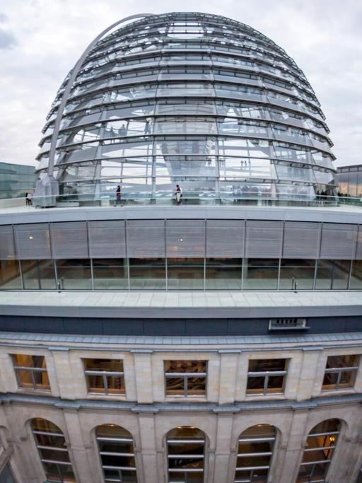 Die Kuppel des Reichstagsgebäudes in Berlin
