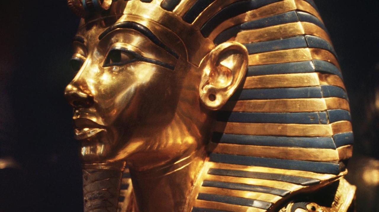 Die Totenmaske des Pharaos Tutanchamun im ägyptischen Museum in Kairo