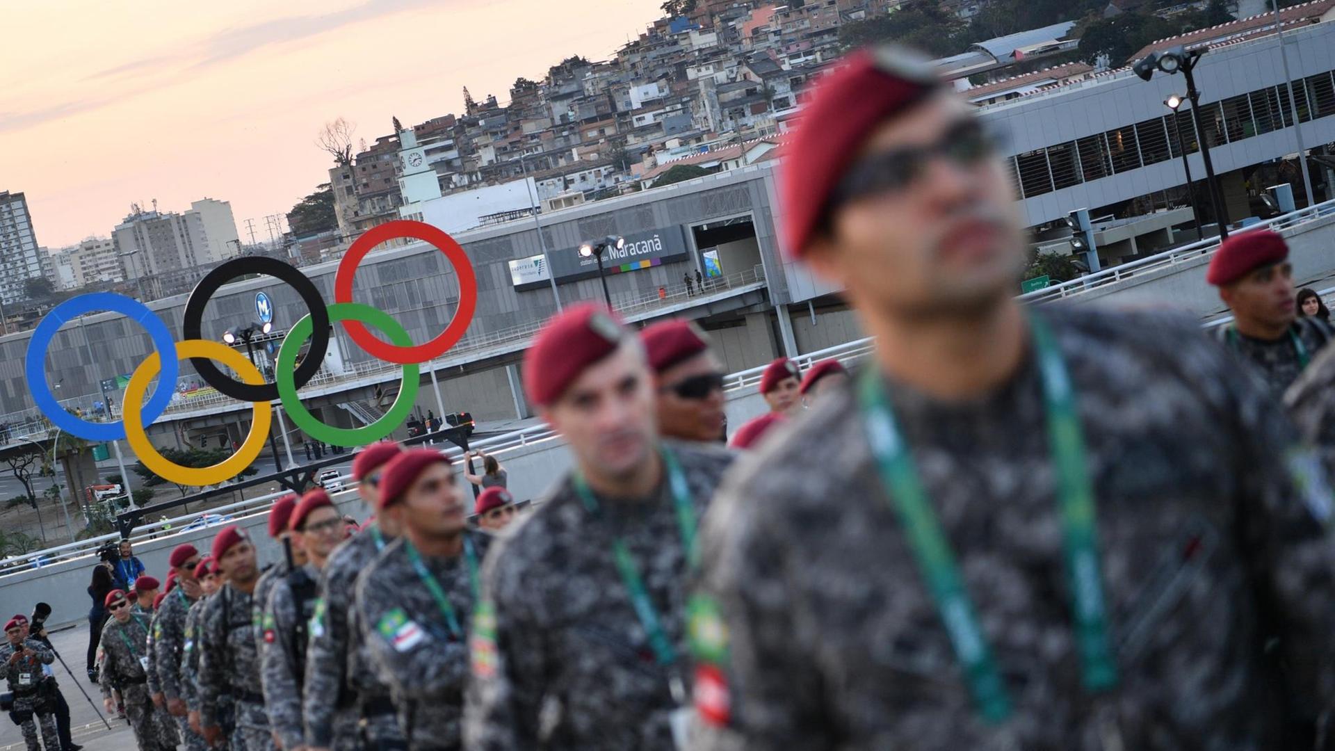 Sicherheitskräfte bei der Eröffnungsfeier der Olympischen Spiele von Rio