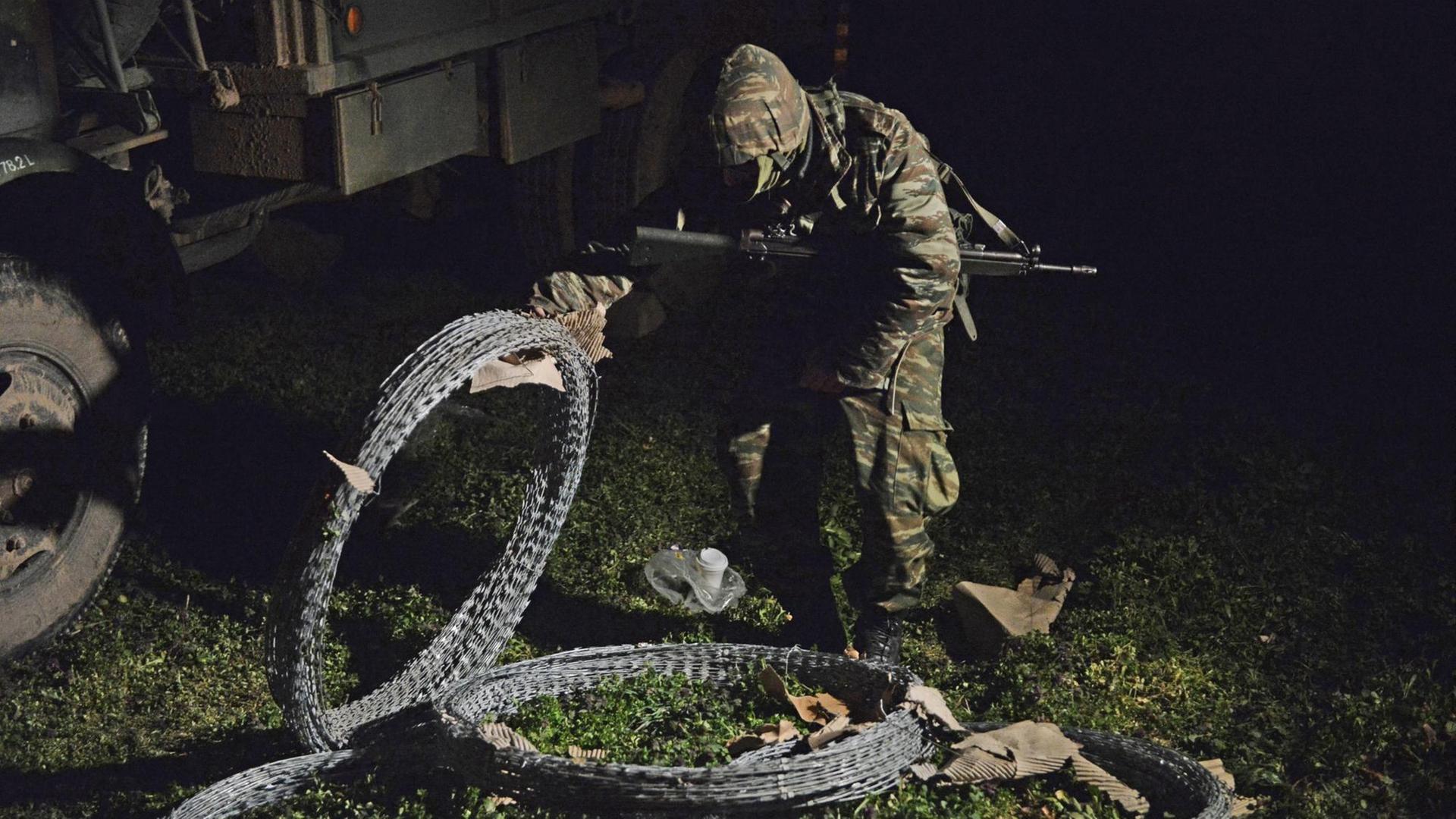 Griechischer Soldat an der griechisch-türkischen Grenze am 29. Februar 2020