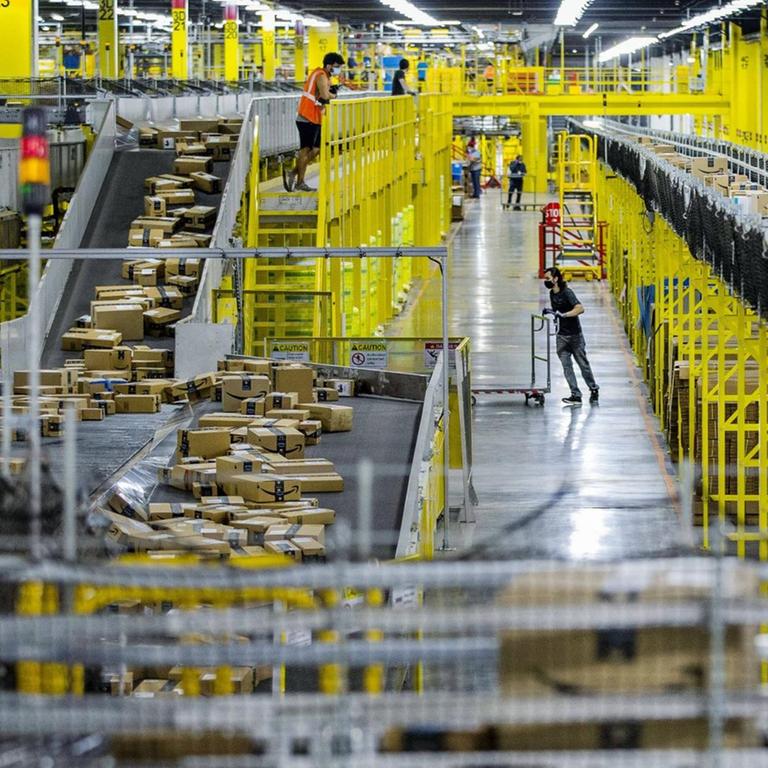Welthandel - USA setzen Zollausnahmen für kleine Pakete aus aller Welt aus