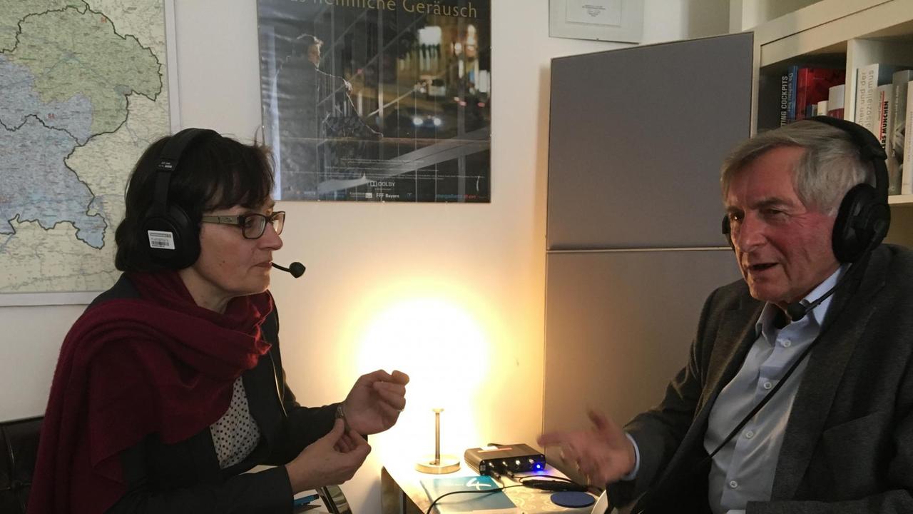 Alois Glück (CSU) im Gespräch mit Birgit Wentzien