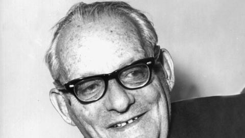 Der Schriftsteller Max Brod am 27. Juni 1964 in Prag.