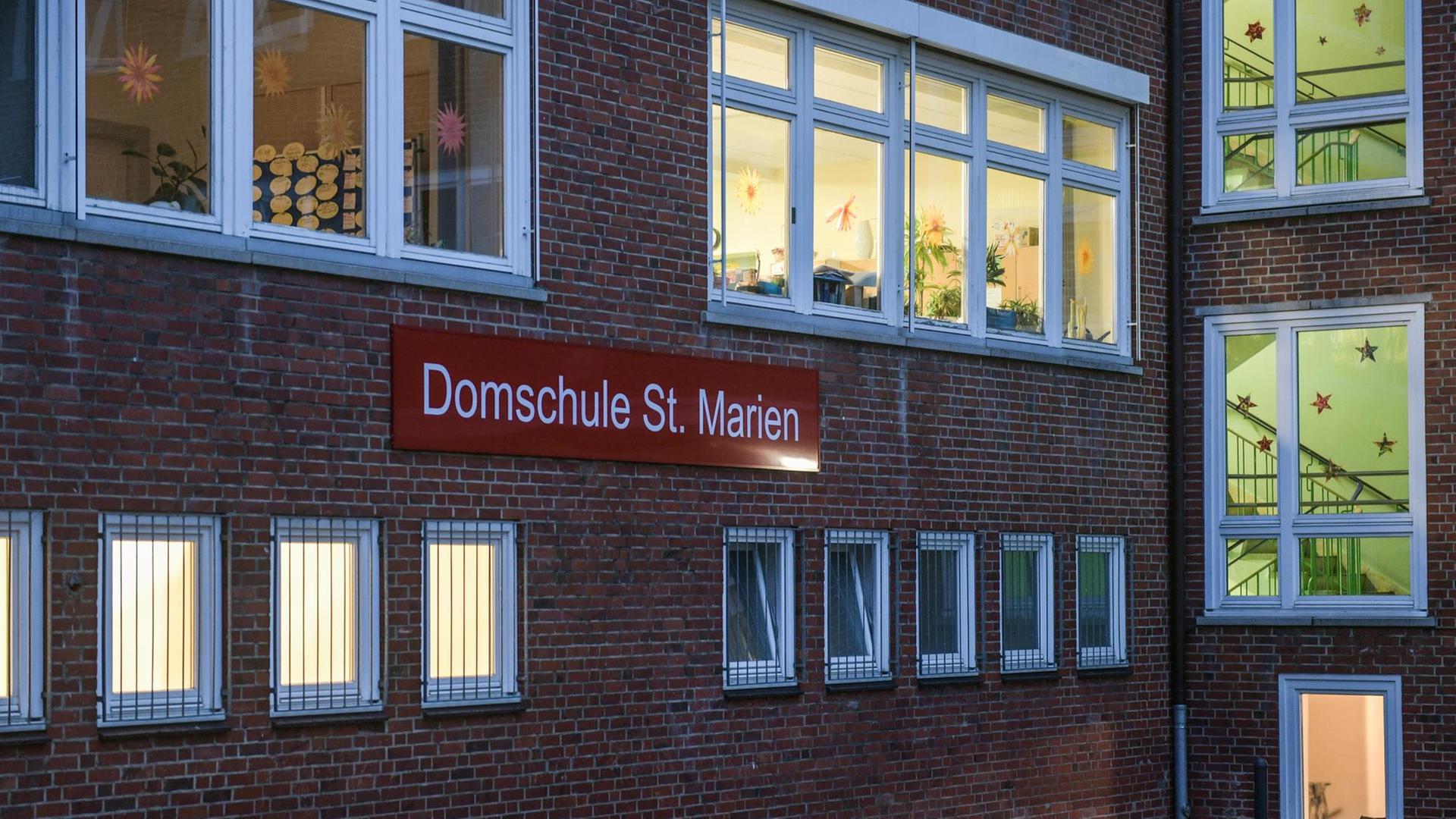 Eine der aus Budgetgründen von Schließung bedrohten katholischen Schulen im Bistum Hamburg: die Domschule St. Marien am 22. Januar 2018