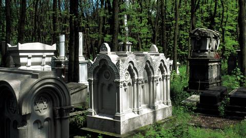 Grabstätten auf dem jüdischen Friedhof in Warschau. (Undatierte Aufnahme).