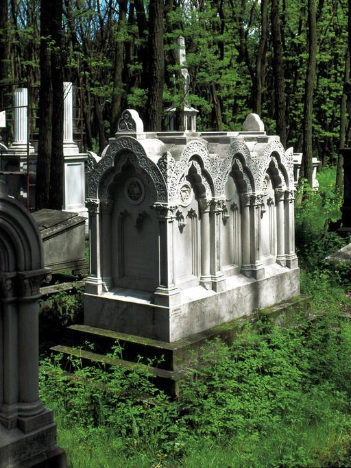 Grabstätten auf dem jüdischen Friedhof in Warschau. (Undatierte Aufnahme).