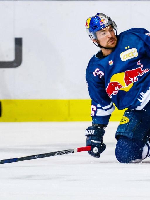 Yannic Seidenberg (EHC Red Bull Muenchen) in der Hauptrundenbegegnung der Deutschen Eishockey Liga zwischen dem EHC Red Bull Muenchen und den Iserlohn Roosters am 29.10.2017.