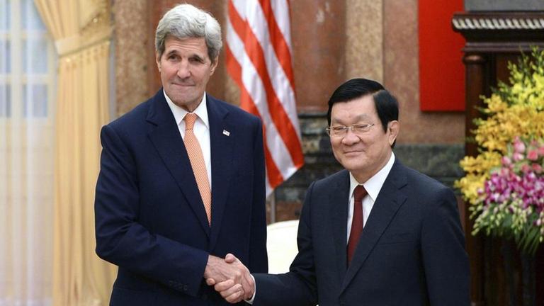 Truong Tan Sang, John Kerry, Vietnam.