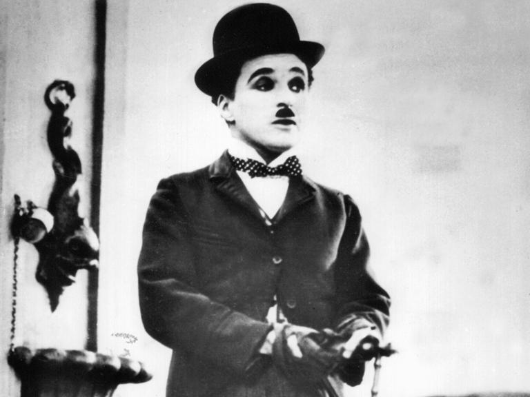 Undatierte Aufnahme des englischen Schauspielers, Regisseurs, Drehbuchautors und Produzenten Charlie Chaplin als "Tramp".