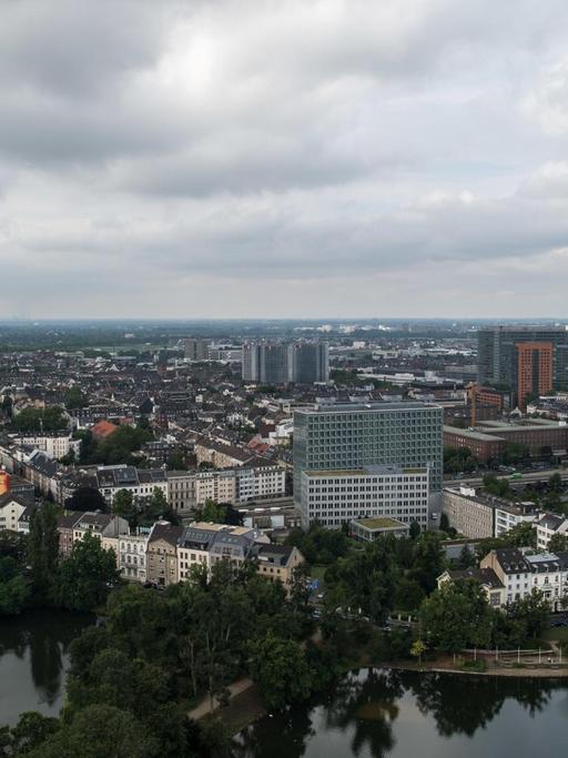 Blick auf die Skyline der Stadt Düsseldorf