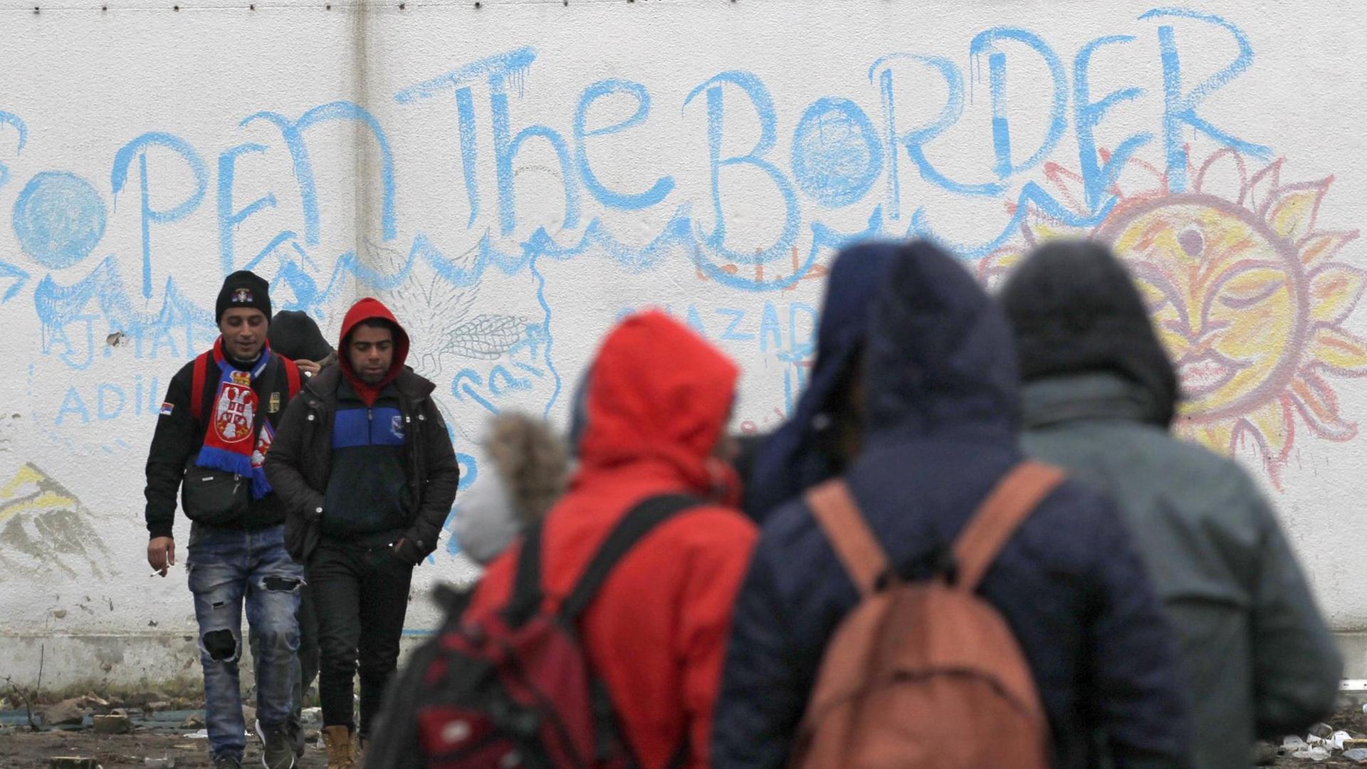 Flüchtlinge in Serbien nahe der Grenze zu Kroatien