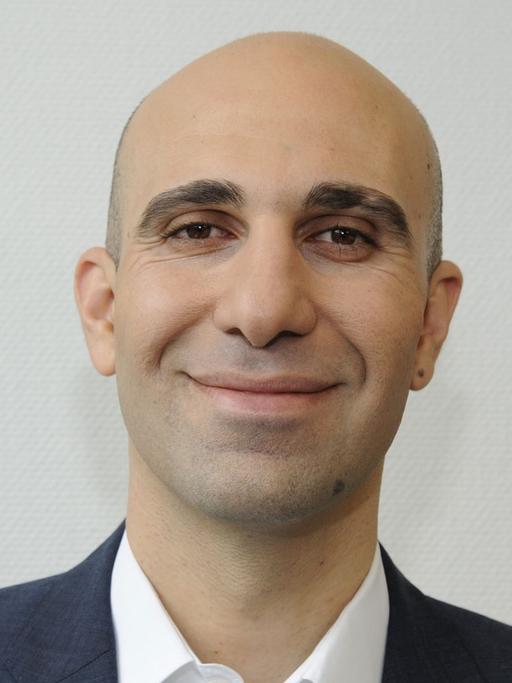 Der Diplom-Psychologe Ahmad Mansour von der Gesellschaft Demokratische Kultur beschäftigt sich mit Salafismus und Antisemitismus
