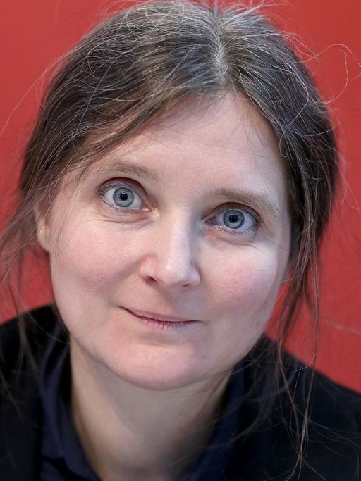 Die für den Leipziger Buchpreis nominierte Autorin Marion Poschmann sitzt am 17.03.2016 auf der Buchmesse in Leipzig