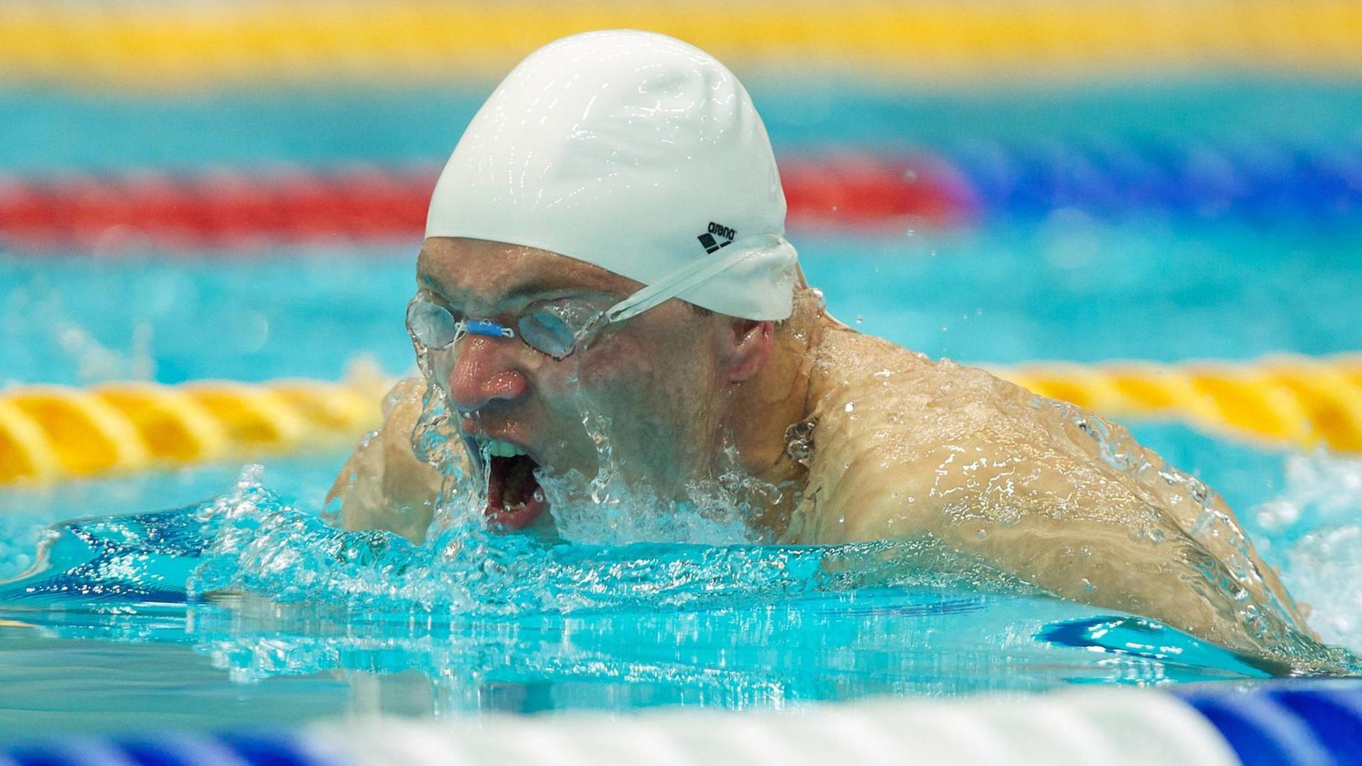 Der Schwimmer Torben Schmidtke bei der Internationalen Deutschen Meisterschaft IDM im Schwimmen 2015 für Menschen mit Behinderung. Der Schwimmer Torben Schmidtke bei der Internationalen Deutschen Meisterschaft IDM im Schwimmen 2015 für Menschen mit Behinderung.