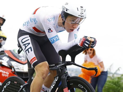 Der Slowene Tadej Pogacar hat das erste Einzelzeitfahren der Tour de France gewonnen.