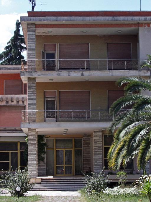 Die Villa des ehemaligen Diktators Enver Hoxha in der albanischen Hauptstadt Tirana, aufgenommen am 6.9.2013