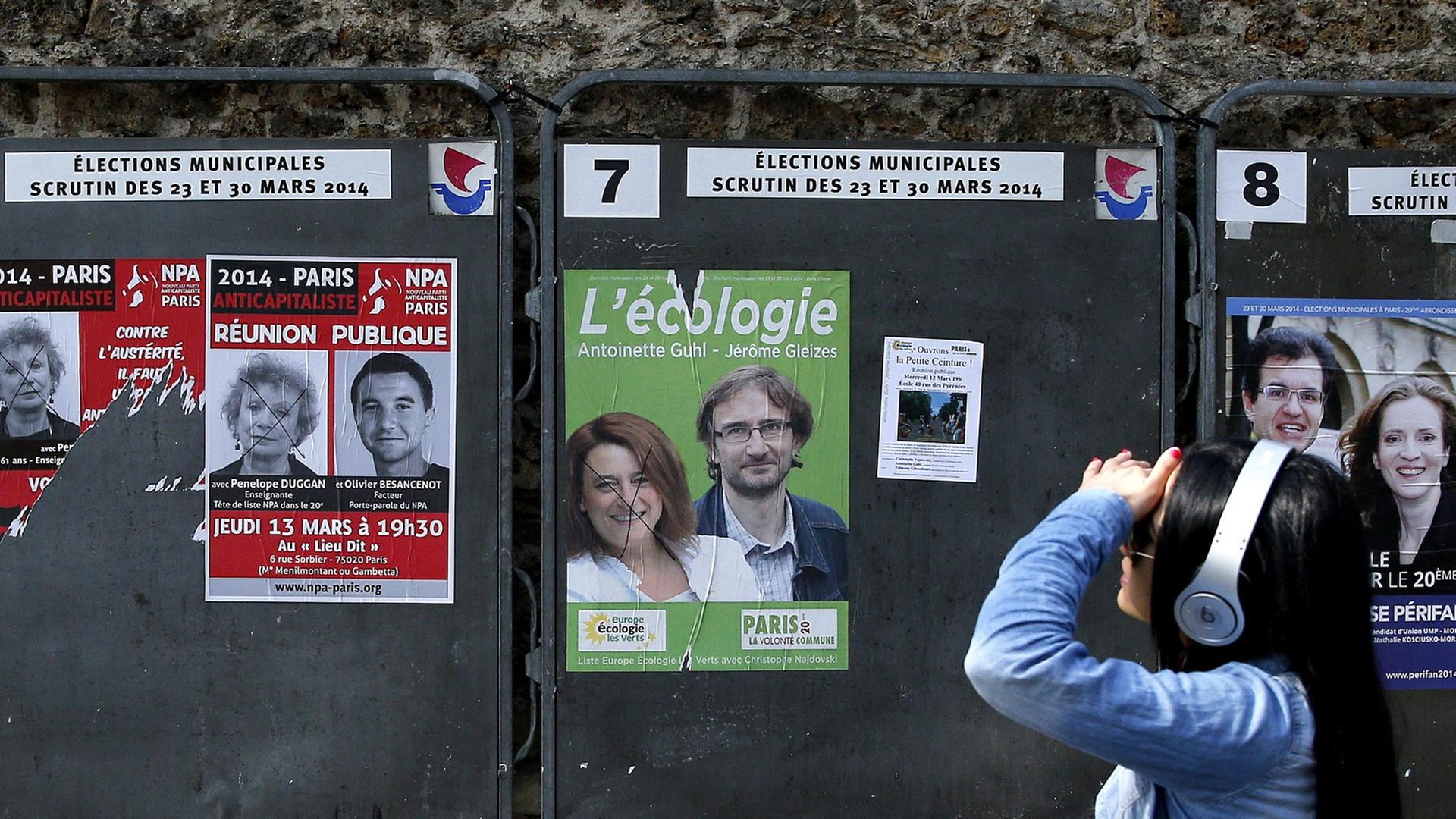 Wahlplakate zur Kommunalwahl in Frankreich
