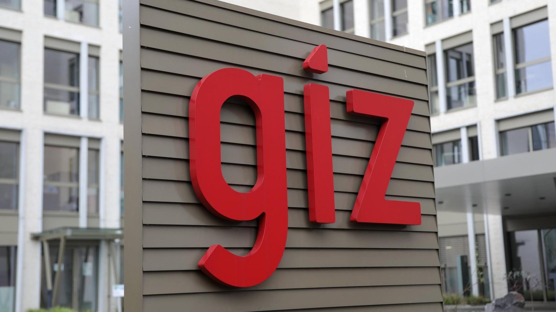 Das Gebäude der GIZ - Deutsche Gesellschaft für Internationale Zusammenarbeit - in Bonn Das Gebäude der GIZ - Deutsche Gesellschaft für Internationale Zusammenarbeit - in Bonn