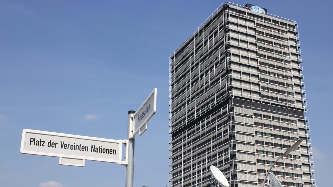 Der Dienstsitz der Vereinten Nationen in Bonn befindet sich im ehemaligen Abgeordnetenhaus, auch "Langer Eugen" genannt.