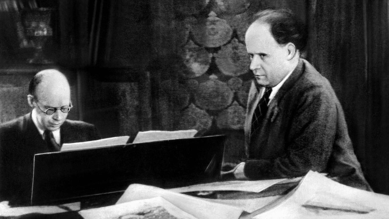 Der Komponist Sergej Prokofjew (l.) und der Regisseur Sergej Eisenstein, 1931