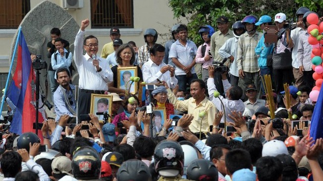 Maikundgebung in Phnom Penh - mit Oppositionspolitiker Sam Rainsy Maikundgebung in Phnom Penh - mit Oppositionspolitiker Sam Rainsy