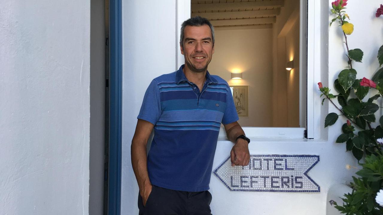 Lefteris Fiorendinos, Hotelier auf Mykonos
