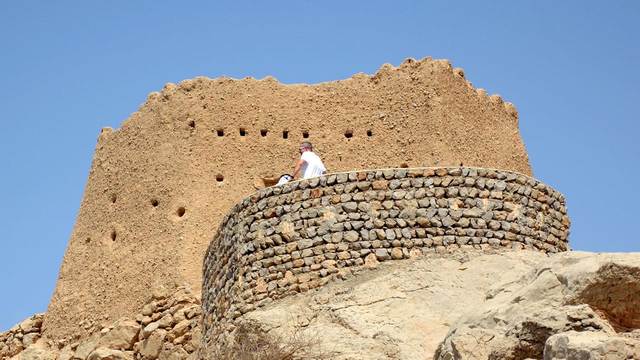 Das Dayah-Fort im Hajar-Gebirge