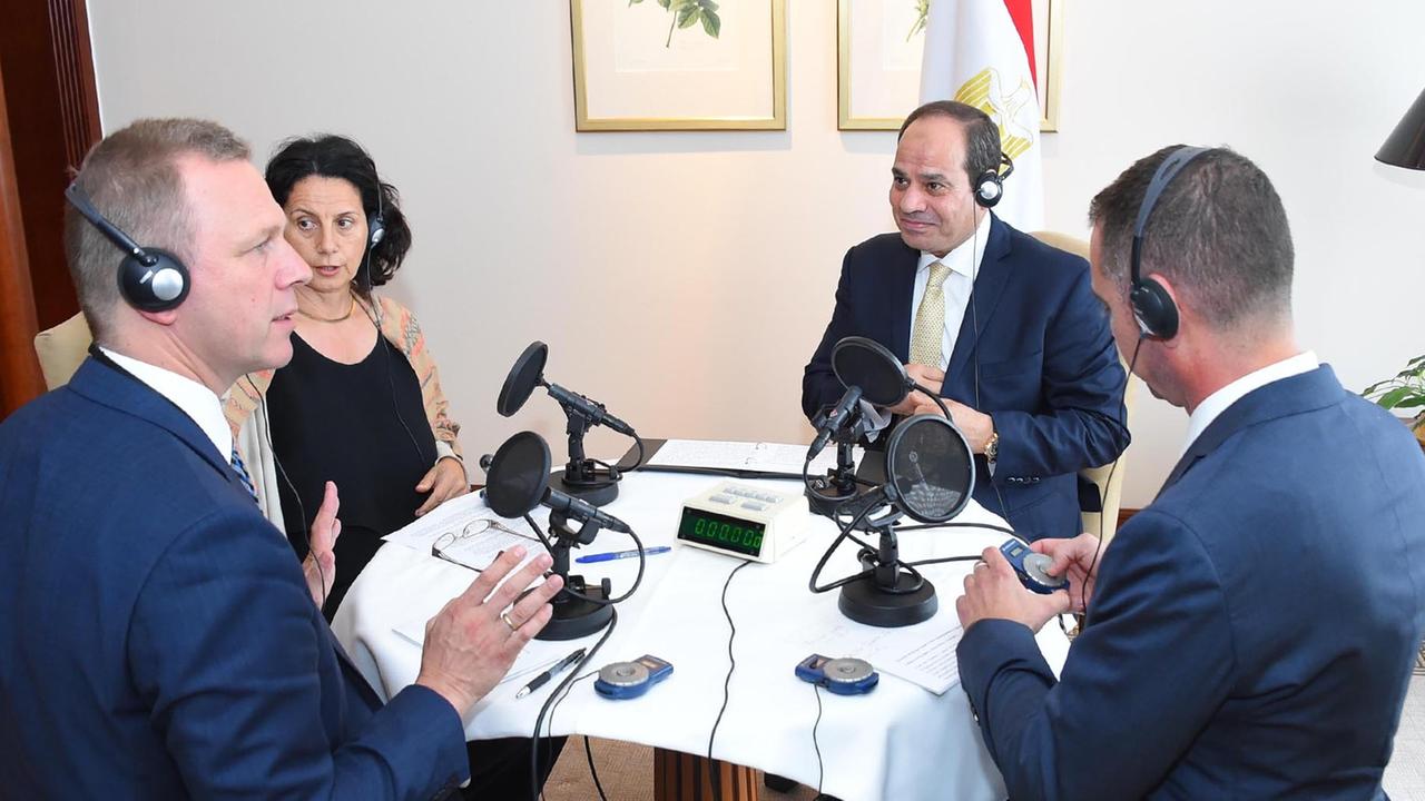 Der ägyptische Staatspräsident Al-Asis im Interview mit Cai Rienacker, Björn Blaschke und Susanne El Khafif