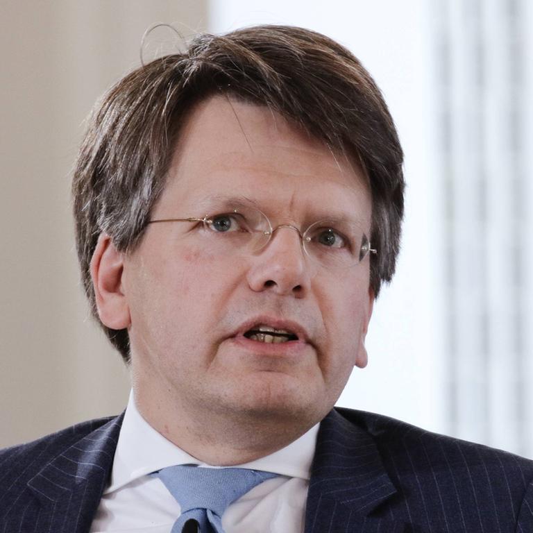 Christoph Möllers ist Professor für Öffentliches Recht und Rechtsphilosophie an der Humboldt-Universität in Berlin.