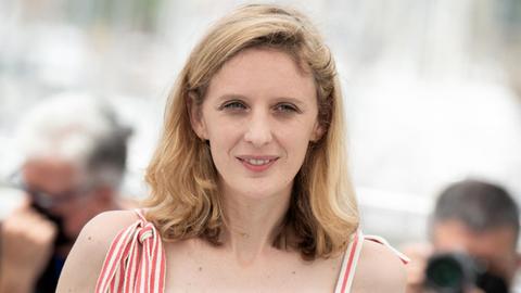 Die französische Filmregisseurin Mia Hansen-Løve in Cannes, 2021.