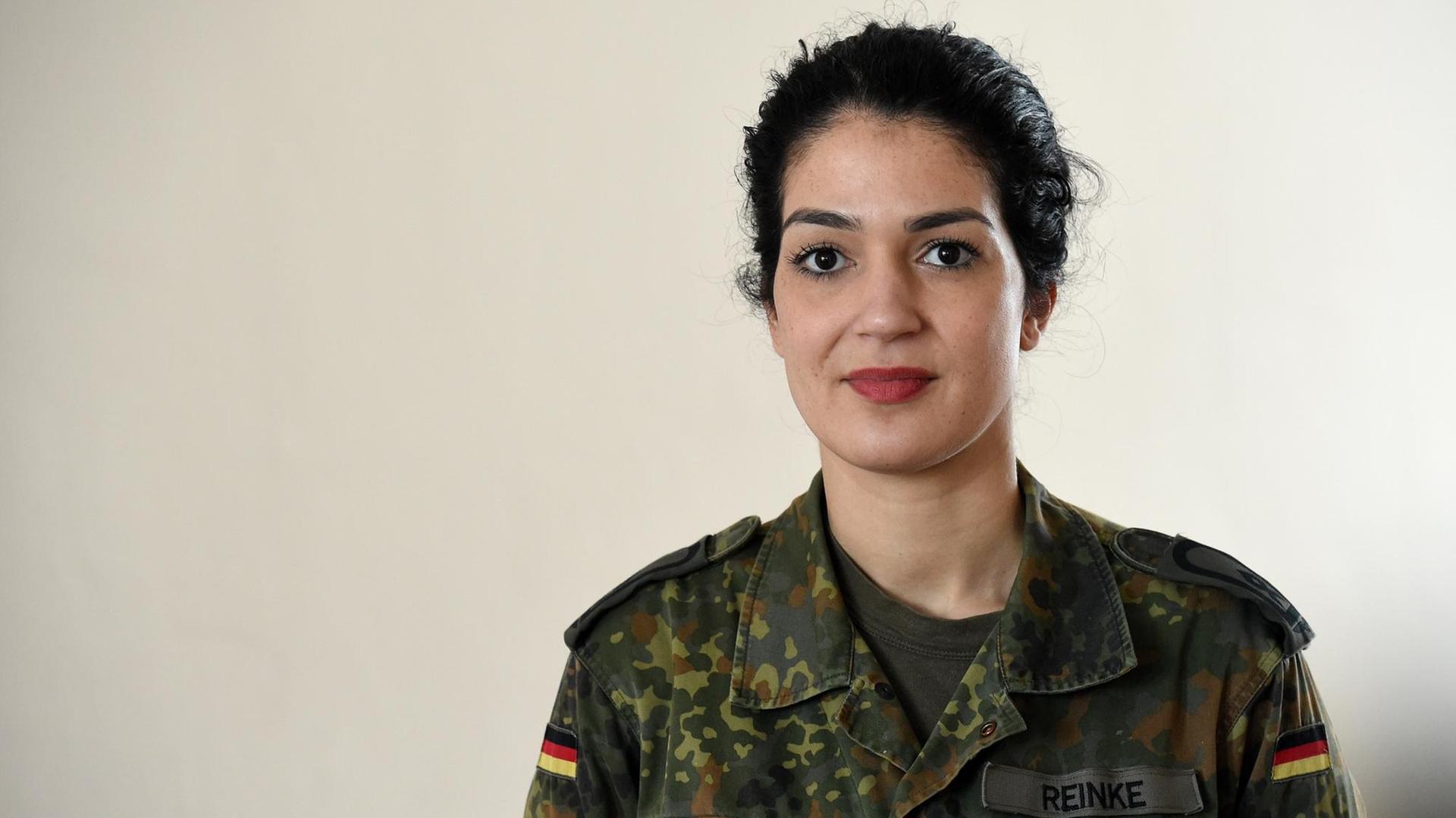 Die Soldatin Nariman Reinke, die mit einem Facebook-Post zu den Vorfällen in der Kölner Silvesternacht für Aufsehen sorgte.