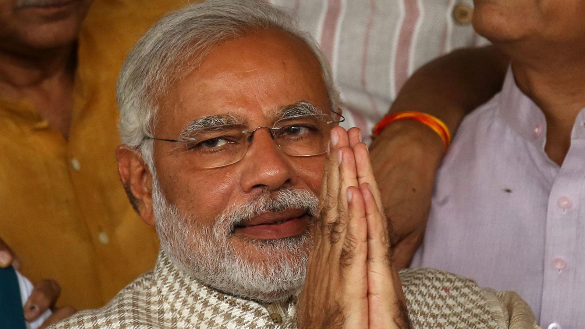 Narendra Modi begrüßt seine Anhänger in Gujarat, Indien. Narendra Modi begrüßt seine Anhänger in Gujarat, Indien.