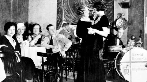 Der Homosexuellen-Club "Eldorado" in der Motzstraße in Berlin um 1926