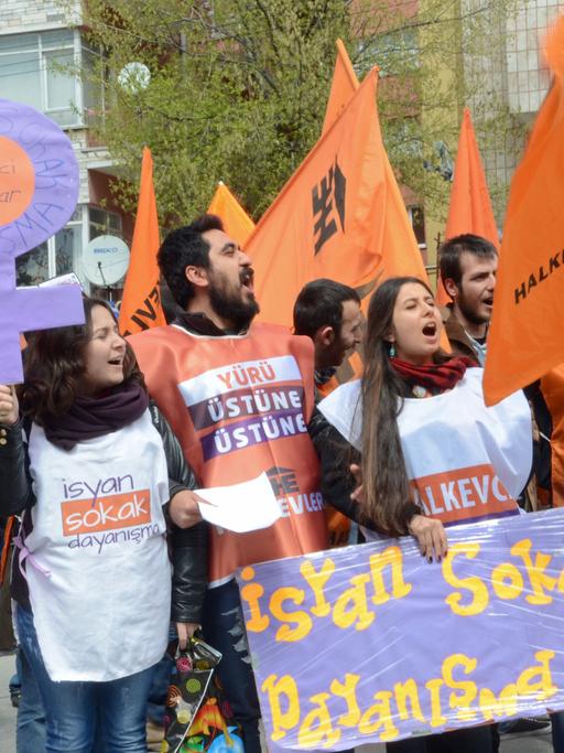 Eine Demonstration gegen Gewalt an Frauen in Ankara.