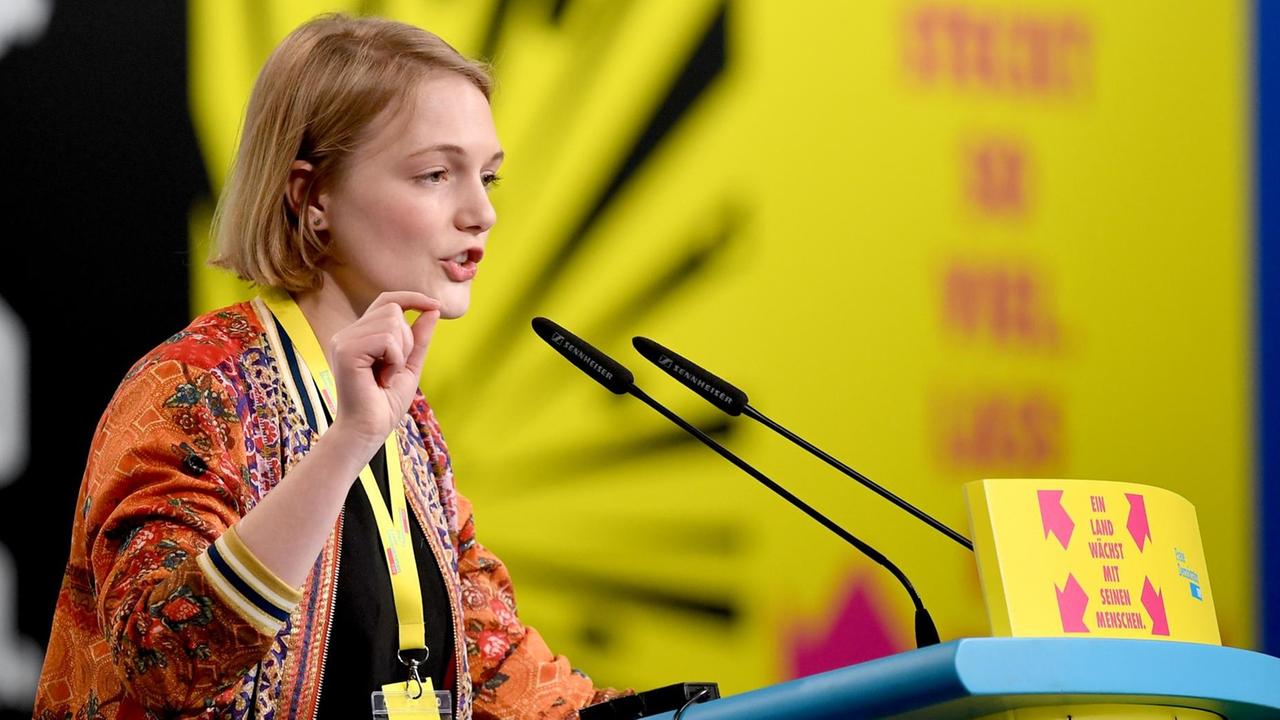 27.04.2019, Berlin: Ria Schröder, Bundesvorsitzende der Jungen Liberalen, spricht auf dem 70. FDP-Bundesparteitag. Foto: Britta Pedersen/dpa-Zentralbild/dpa | Verwendung weltweit