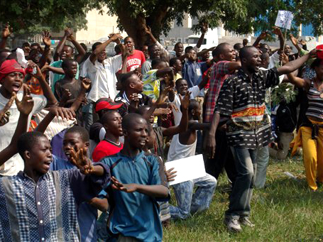 Oppositions-Anhänger demonstrieren für ihre Kandidaten in Kinshasa, der Hauptstadt der Republik Kongo