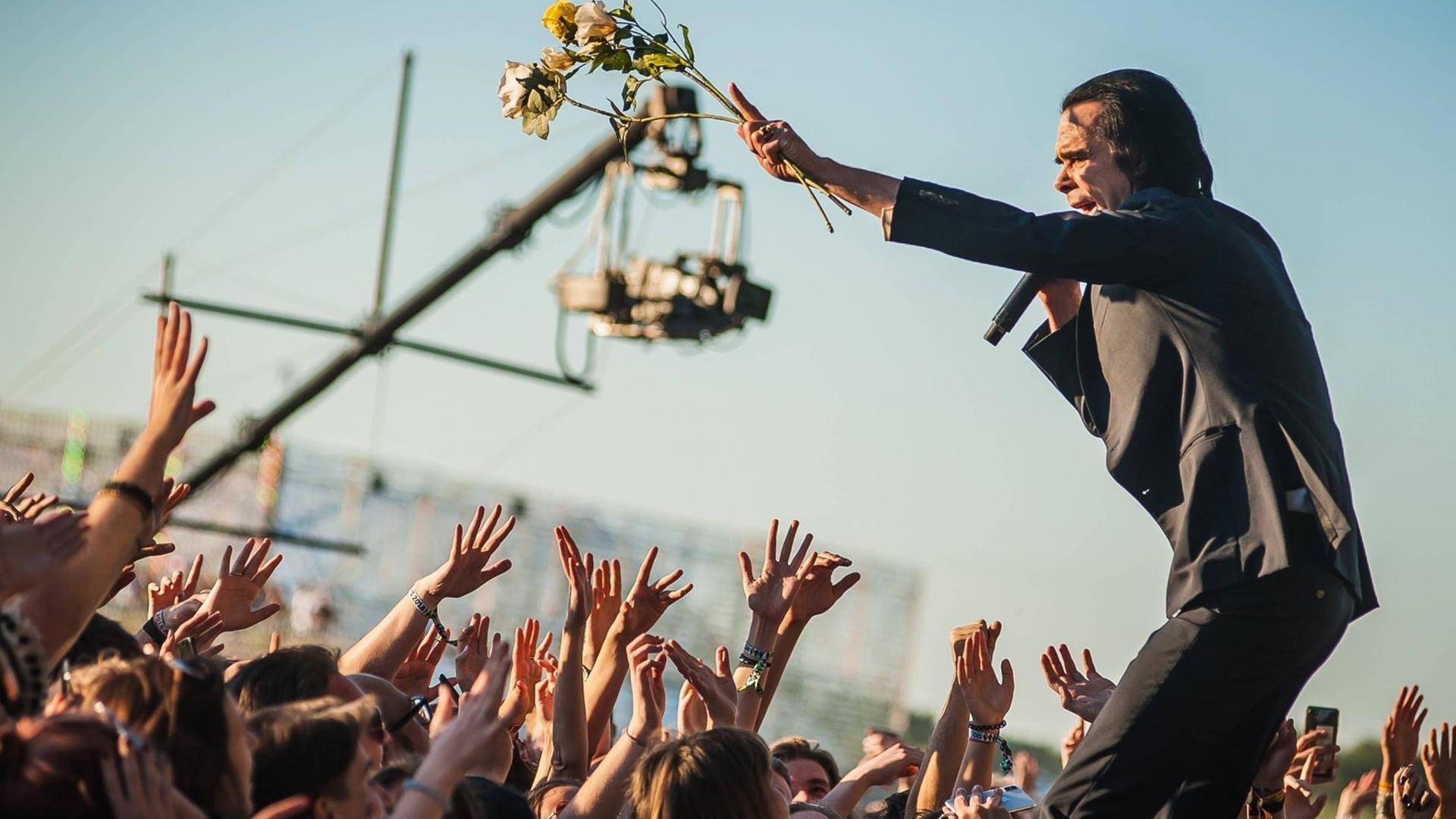 Nick Cave & The Bad Seeds 2018 bei einem Open-Air Konzert in Polen.