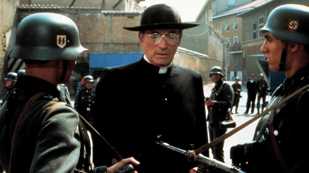 Gregory Peck Characters: Monsignor Hugh O Flaherty Film: The Scarlet And The Black 1982 Director: Jerry London 02 February 1983 PUBLICATIONxINxGERxSUIxAUTxONLY Copyright: MaryxEvansxAFxArchivexCbs 12463345 editorial use only