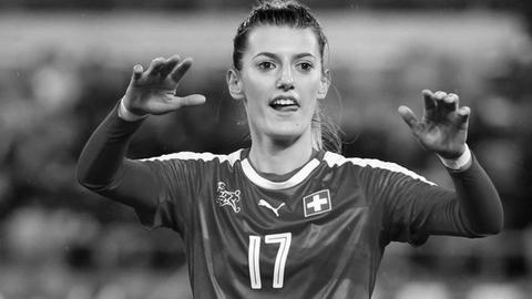 Florijana Ismaili im Trikot der Schweiz
