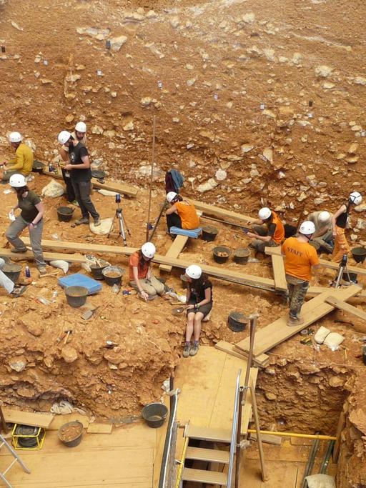In der Ausgrabungsstätte in Atapuerca laufen die Arbeiten auf Hochtouren