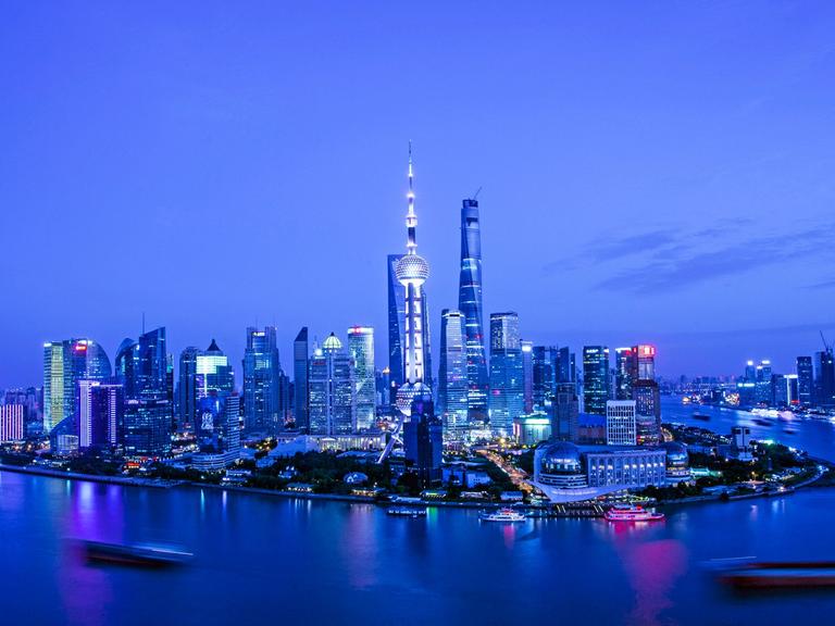 Blick auf den Huangpu Fluss und Shanghai