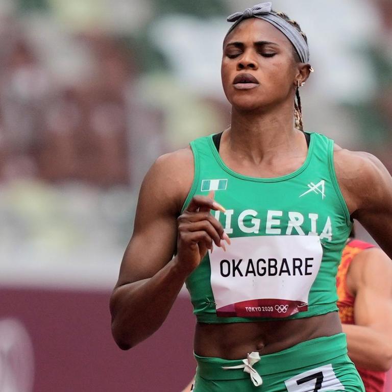 Die nigerianische Sprinterin Blessing Okagbare im Vorlauf über 100 Meter bei den Olympischen Spielen in Tokio.

