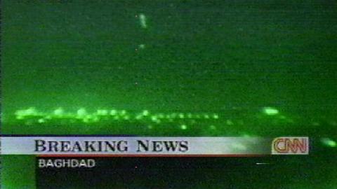 Live-Aufnahmen von den US-Luftangriffen gegen den Irak 1998 im Programm von CNN
