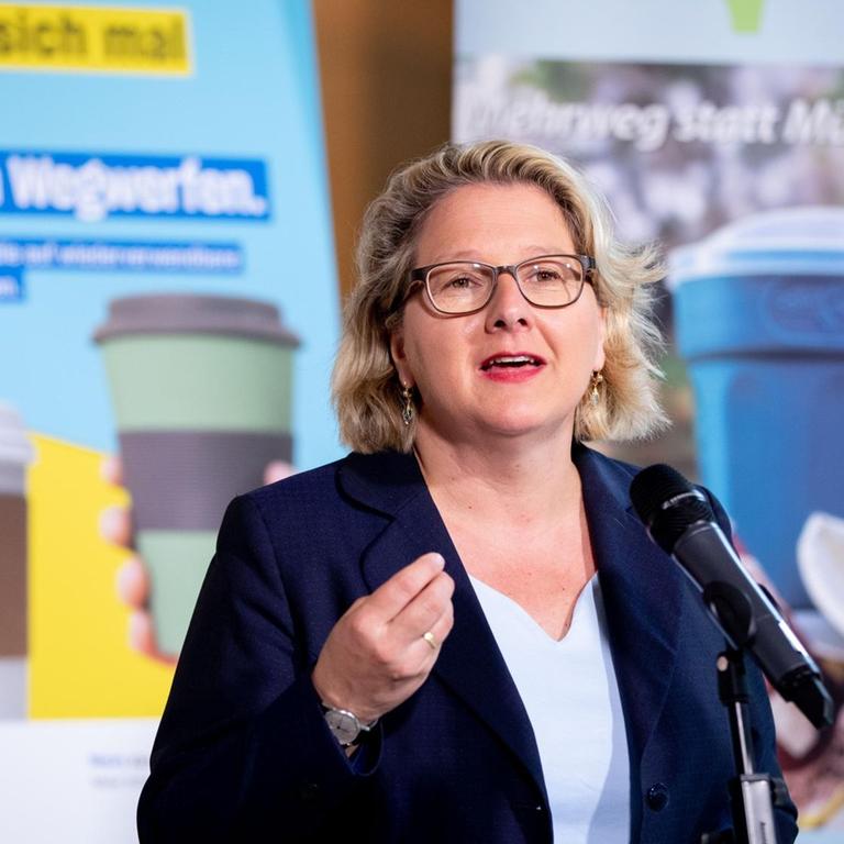Svenja Schulze (SPD), Bundesministerin für Umwelt, Naturschutz und nukleare Sicherheit, stellt eine Umweltbundesamt-Studie zu Plänen für weniger Einwegkaffeebecher vor. Bei dieser Gelegenheit erläuterte Schulze die neue EU-Richtlinie für Einwegplastik